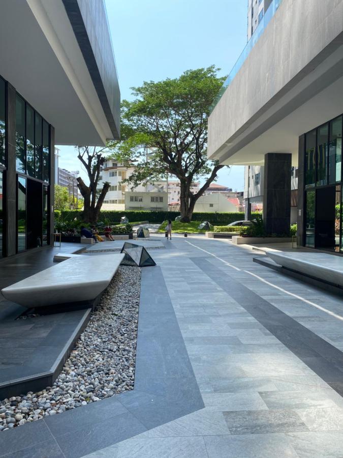 Apartamento The Base In Pattaya Exterior foto