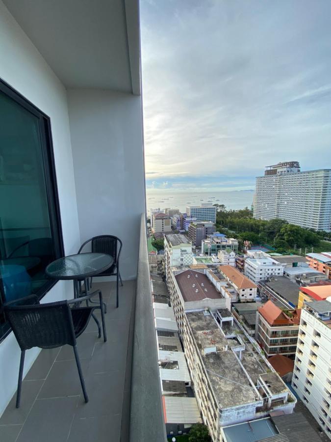 Apartamento The Base In Pattaya Exterior foto